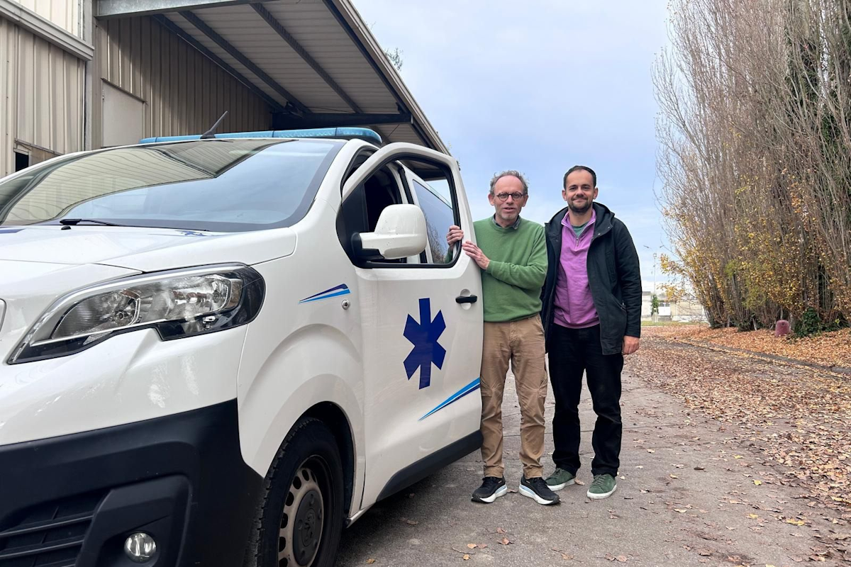 Mission humanitaire : une ambulance et des consommables médicaux livrés en Ukraine